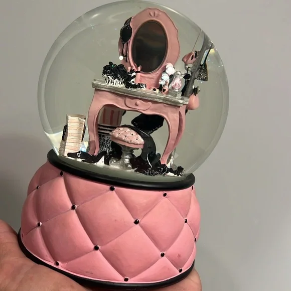 Victoria's Secret Vintage Musical Globe - Picture 3 of 17